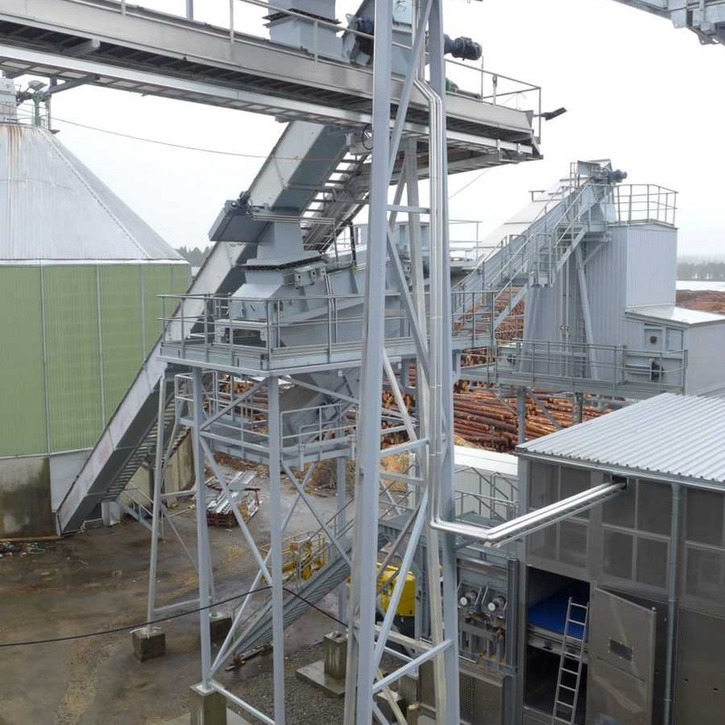 Massiivinen kiinteän polttoaineen syöttöratkaisu asennettuna